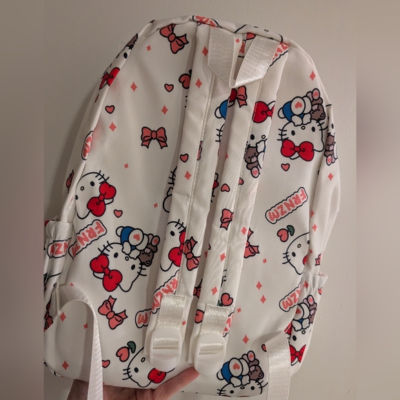 Hello Kitty White Backpack - Picture 3 of 3